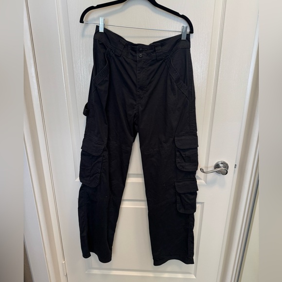 Relaxed Cargo Pant - Black Abercrombie & Fitch 29 / 8 regular length never worn - Picture 6 of 11